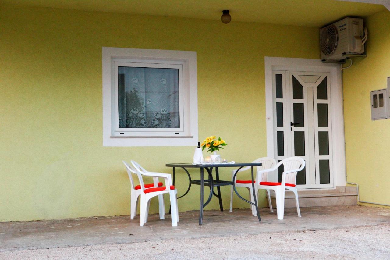 Ana Lovetovo Vodice Buitenkant foto
