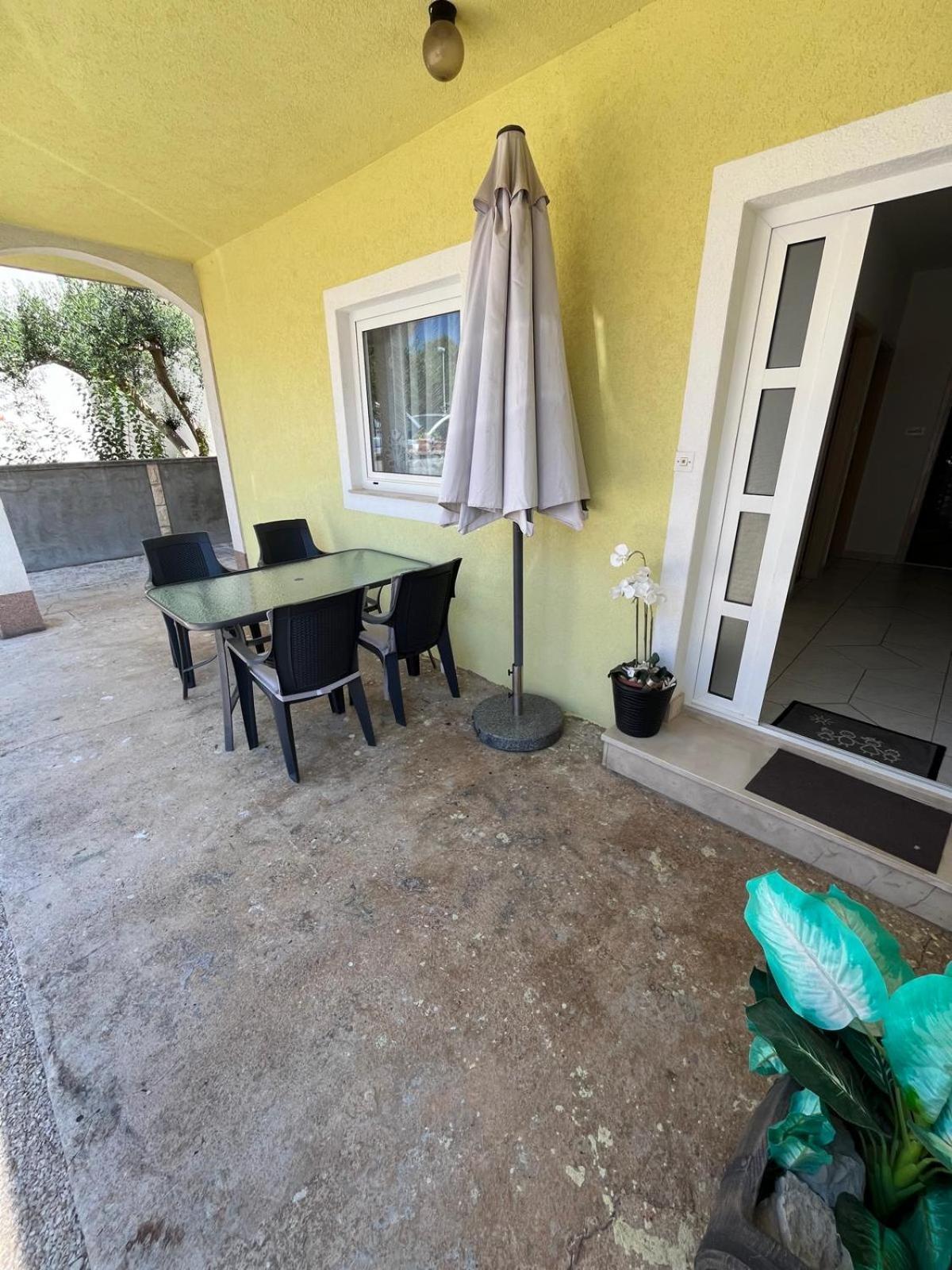 Ana Lovetovo Vodice Buitenkant foto
