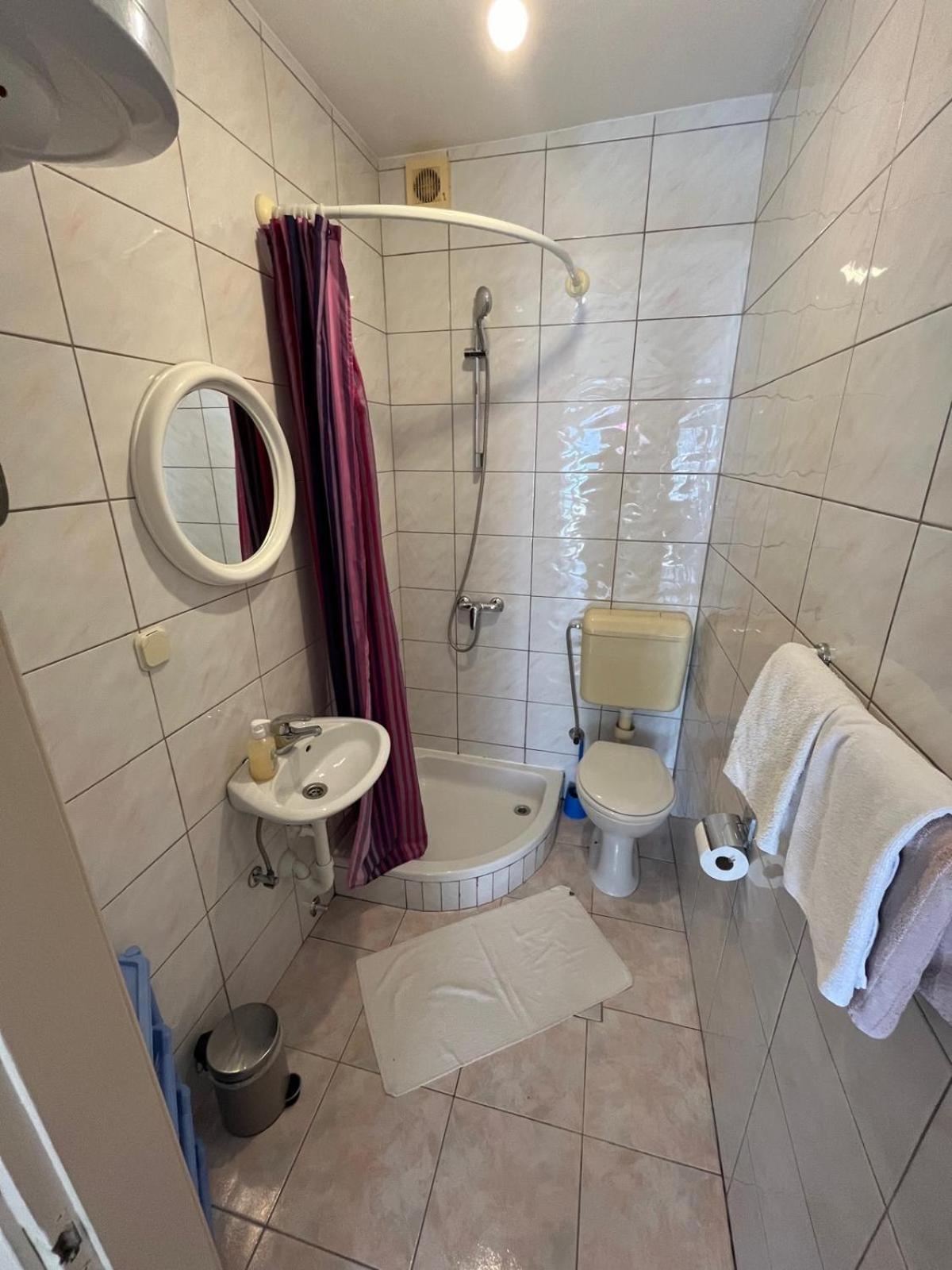 Ana Lovetovo Vodice Buitenkant foto