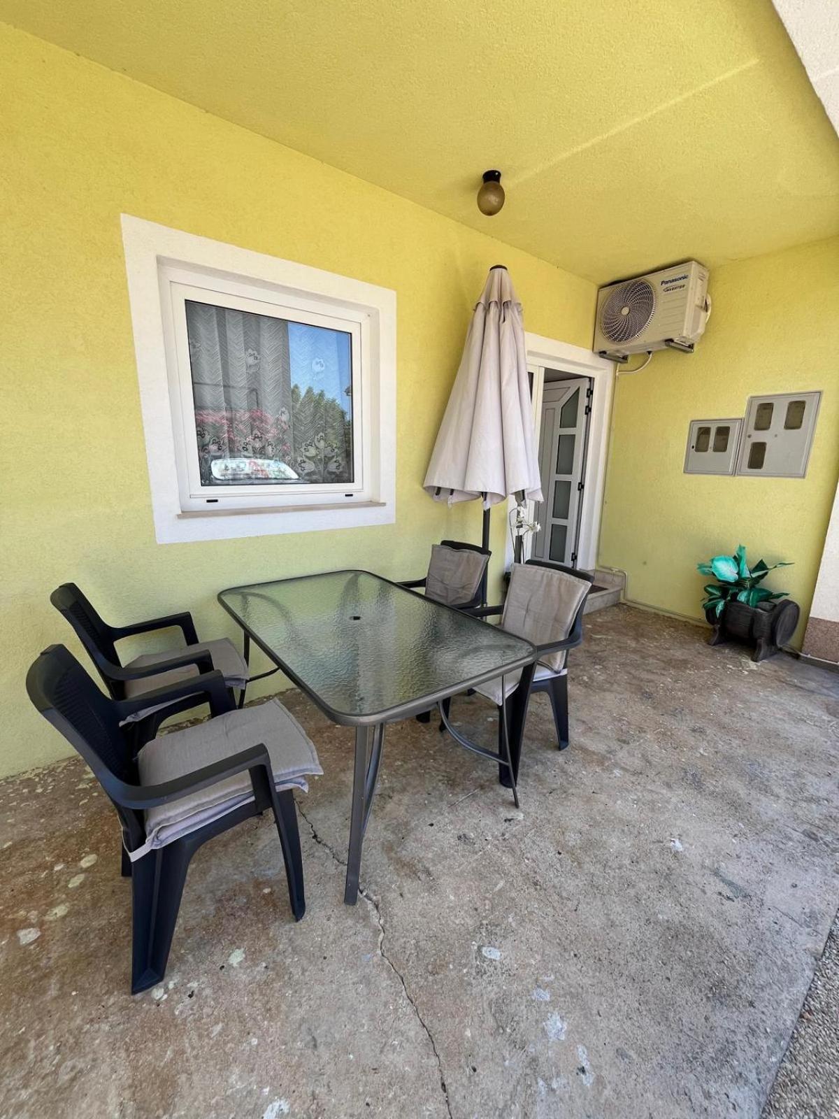 Ana Lovetovo Vodice Buitenkant foto