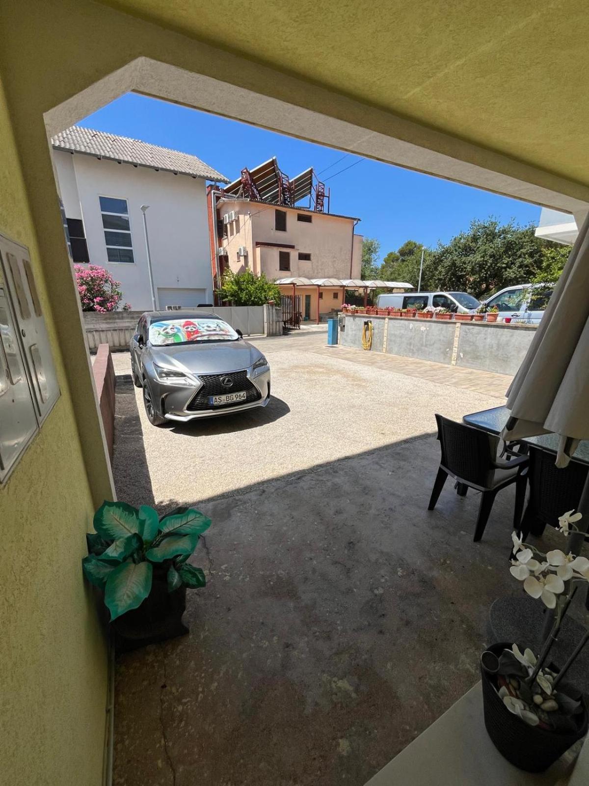 Ana Lovetovo Vodice Buitenkant foto