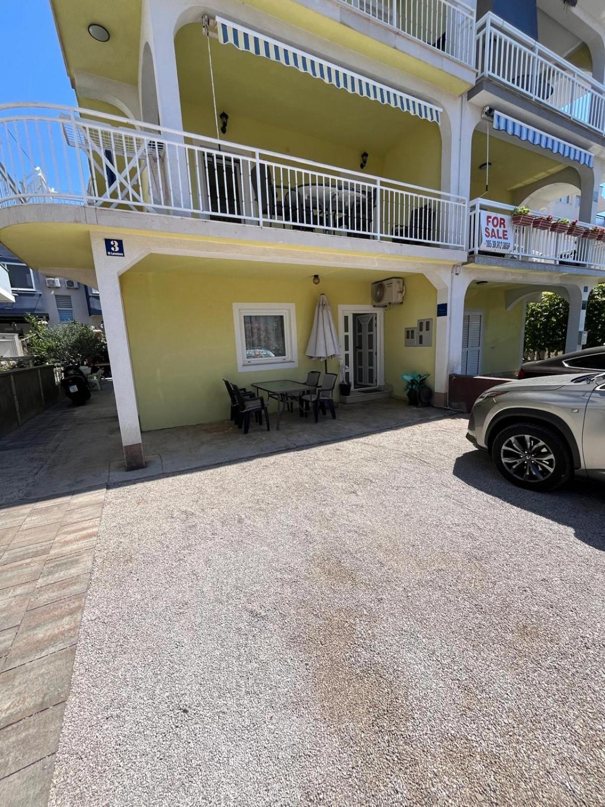 Ana Lovetovo Vodice Buitenkant foto